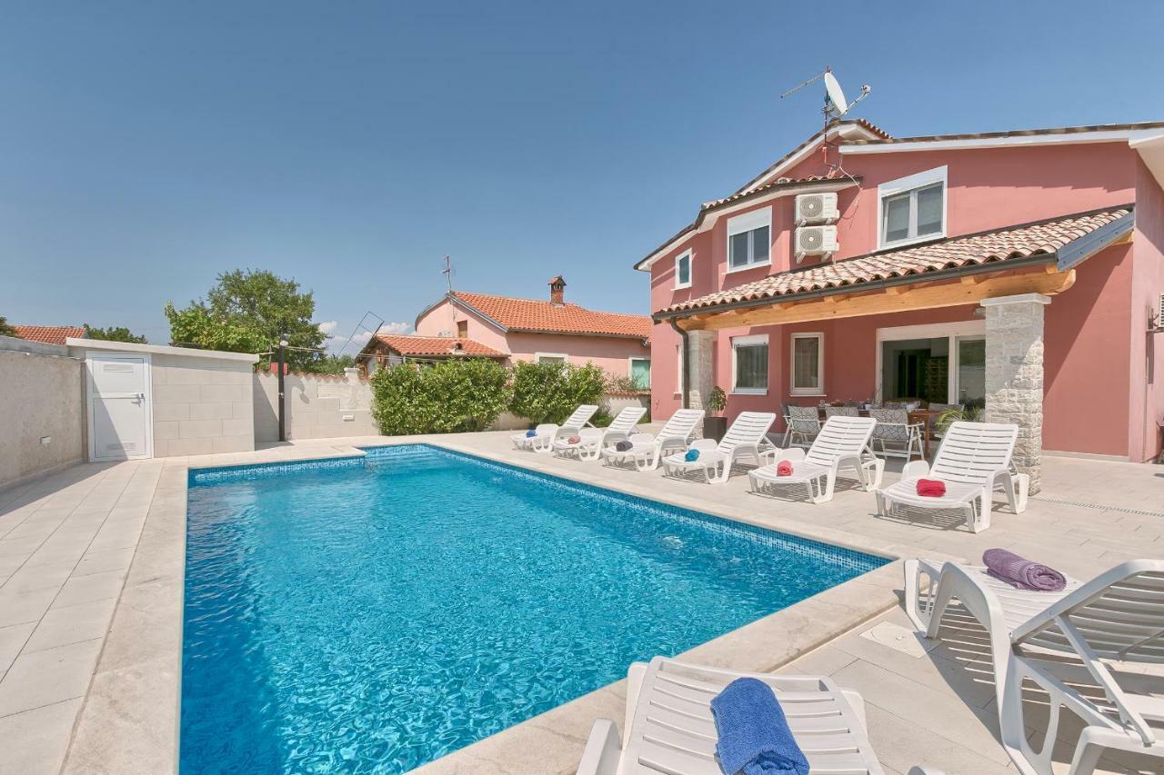 Holiday Home Nikol Pula Ngoại thất bức ảnh