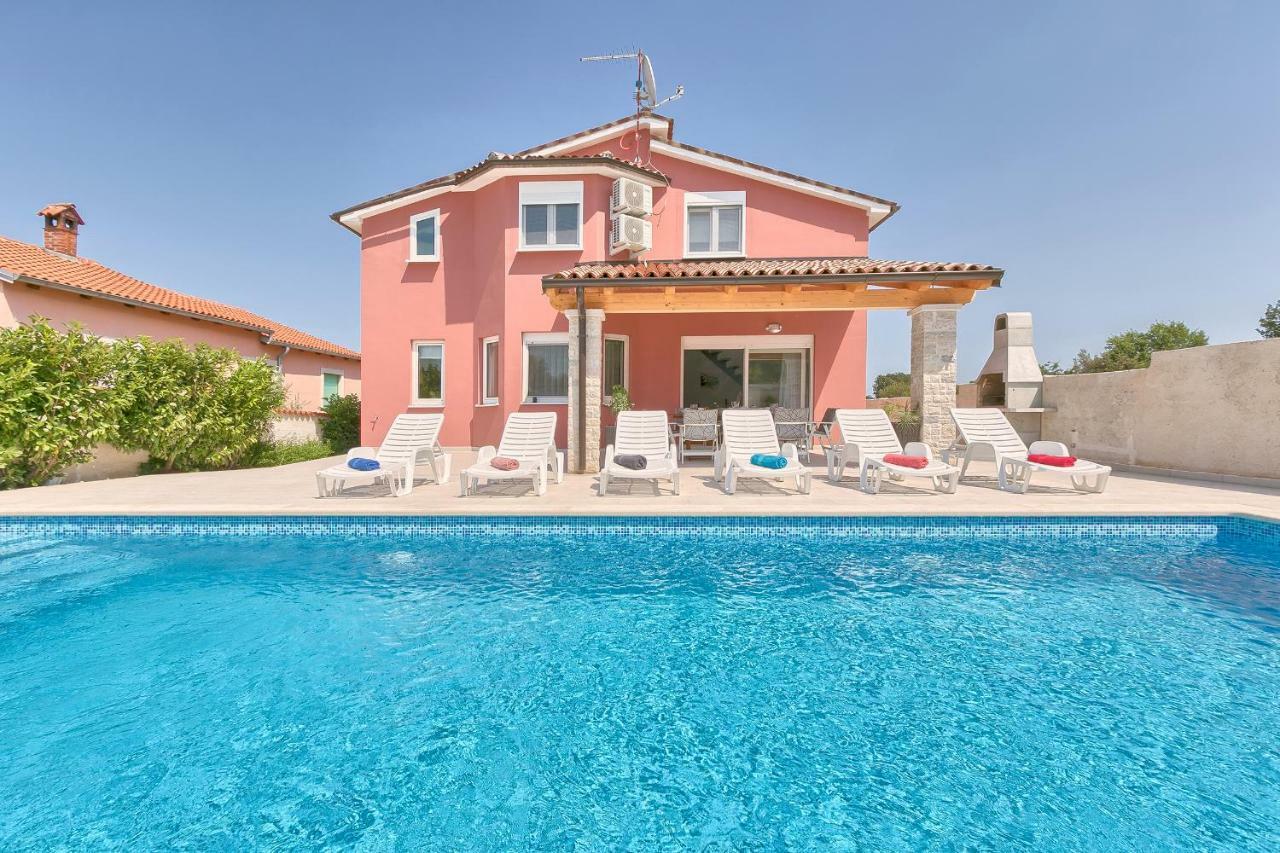 Holiday Home Nikol Pula Ngoại thất bức ảnh