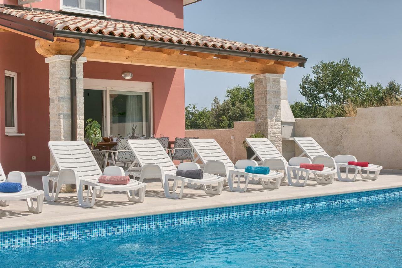 Holiday Home Nikol Pula Ngoại thất bức ảnh