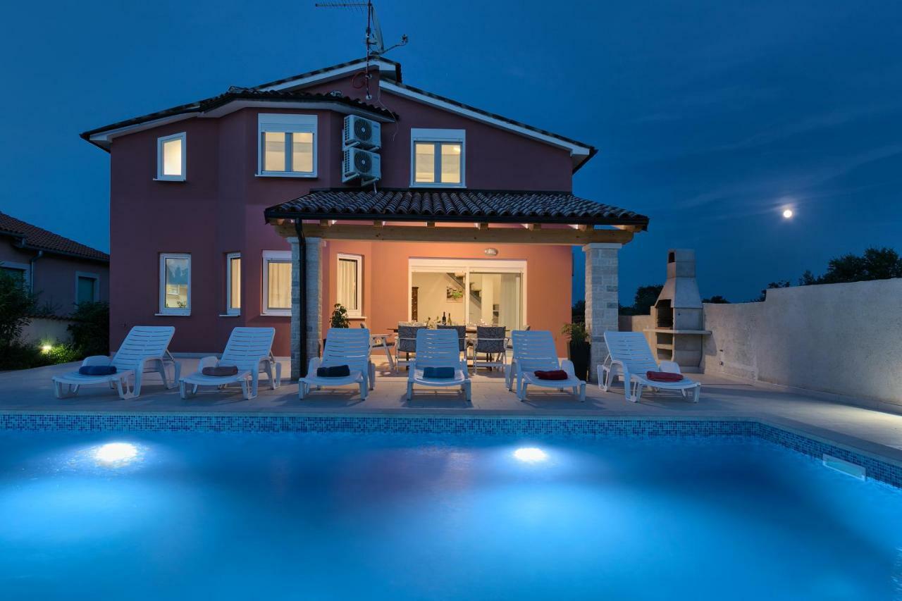 Holiday Home Nikol Pula Ngoại thất bức ảnh