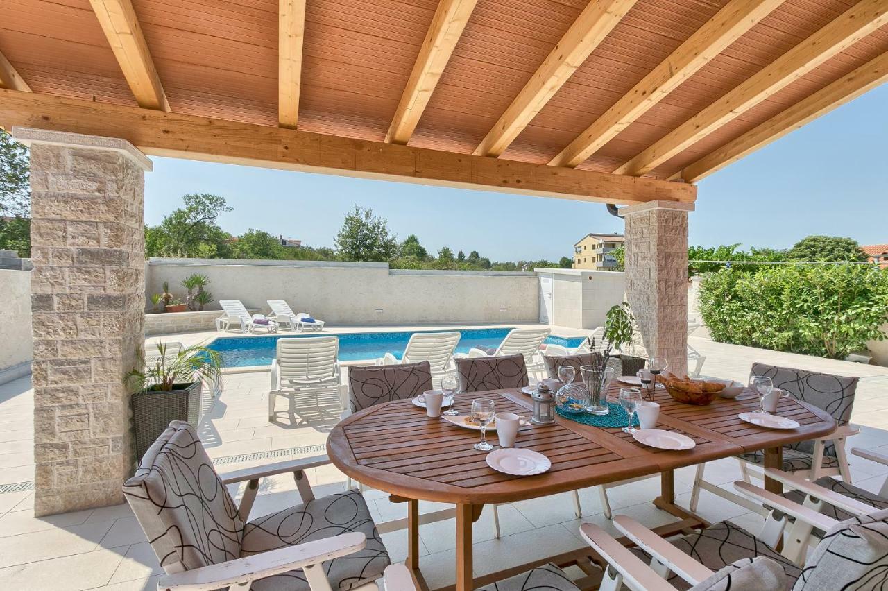 Holiday Home Nikol Pula Ngoại thất bức ảnh