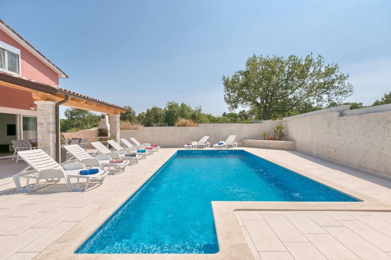 Holiday Home Nikol Pula Ngoại thất bức ảnh